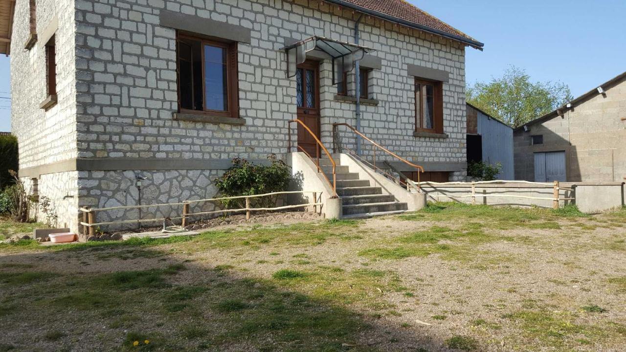 Maison à la campagne pas loin de tout commerce. Lye Extérieur photo
